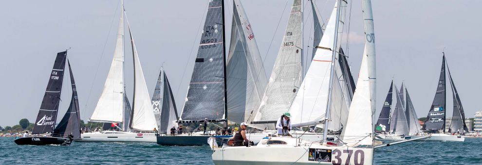 Vela, a Caorle partita La Cinquecento, trenta barche in navigazione verso le Tremiti