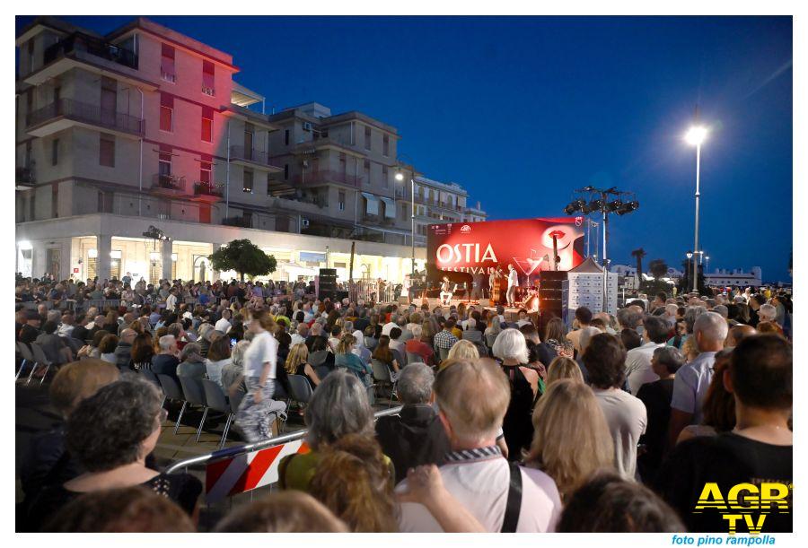 Ostia Jazz Festival, sold out a piazza Anco Marzio ph credit Pino Rampolla Ostia Jazz Festival, sold out a piazza Anco Marzio ph credit Pino Rampolla