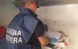 Polizia controlli mercato rionale