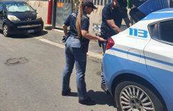 Polizia controlli mercato rionale