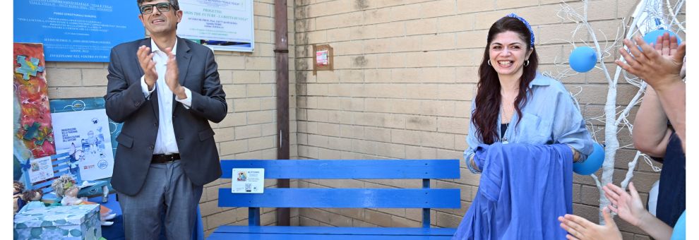 Ostia, inaugurata nuova panchina Blu sulla sensibilizzazione all'autismo