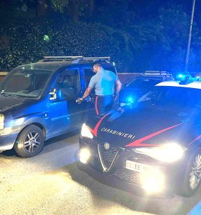 Roma, assalto al Fiat Doblò parcheggiato all'Esquilino, doppio intervento dei Carabinieri nella notte, 2 arresti e 2 denunce
