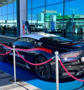 Aeroporto di Fiumicino, 212° anniversario Fondazione Carabinieri, in mostra al terminal 1 la Maserati dell'Arma