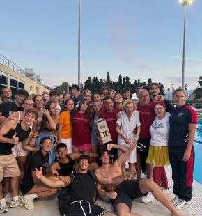 Roma, migiaia di partecipanti alle 12 Ore Nuotando con AmOre per AISM 2026 Roma, migiaia di partecipanti alle 12 Ore Nuotando con AmOre per AISM 2026
