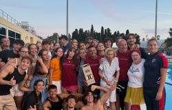 Roma, migiaia di partecipanti alle 12 Ore Nuotando con AmOre per AISM 2026