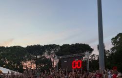 12 Ore Nuotando con AmOre per AISM  foto da comunicato stampa AISM