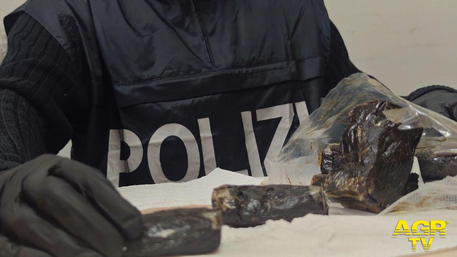 Polizia la drogra sequestrata Polizia la drogra sequestrata