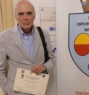 Premio “Amici di Gian Battista Vico” 2025: trionfa Antonio R. Garofalo a Napoli con “Caro Foscolo” Premio “Amici di Gian Battista Vico” 2025: trionfa Antonio R. Garofalo a Napoli con “Caro Foscolo”