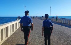 Carabinieri Ostia controlli stabilimenti e lungomare