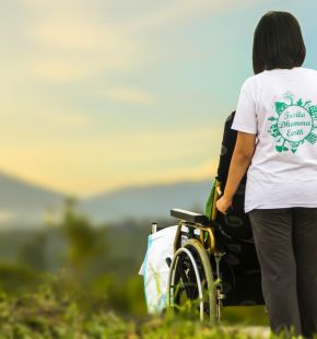 Tumori del sangue negli anziani, il ruolo del Caregiver fondamentale per l'aderenza terapeutica e l'efficacia della cura Tumori del sangue negli anziani, il ruolo del Caregiver fondamentale per l'aderenza terapeutica e l'efficacia della cura