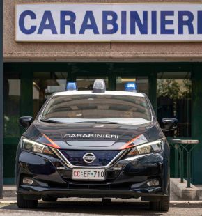 Roma, maxi truffa della finta rapina da 3,5 miloni di euro, terrorizzata 66enne, in manette 22enne Roma, maxi truffa della finta rapina da 3,5 miloni di euro, terrorizzata 66enne, in manette 22enne