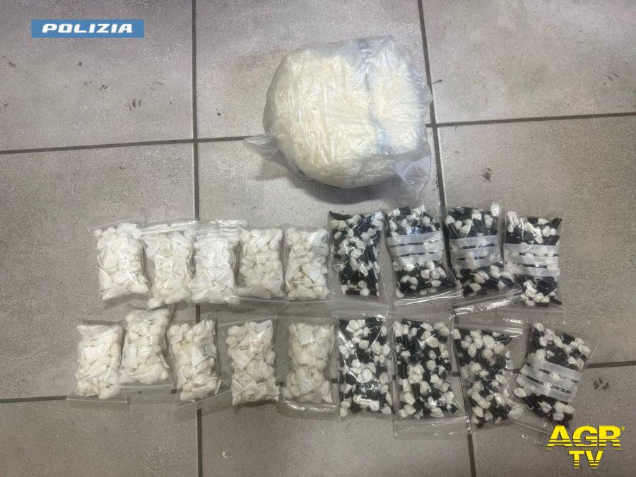 Polizia la droga sequestrata Polizia la droga sequestrata