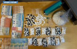 Polizia la droga sequestrata