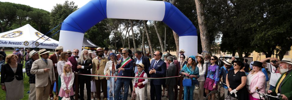 Grande successo per i Dandy Days ad Arezzo, l'evento che celebra eleganza, moda e solidarietà