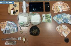 Roma, fuga a tutta velocità per le strade della città di un pusher colombiano con oltre 1 kg. di cocaina, arrestato