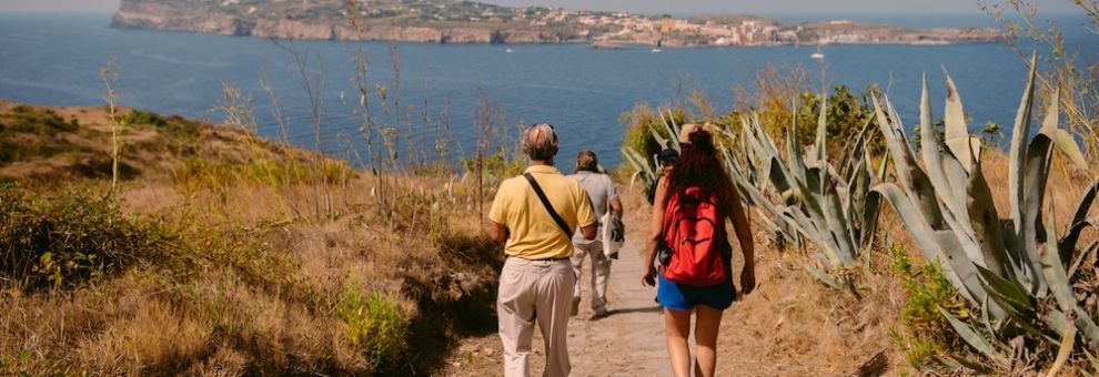 Isole Pontine, tornano le veleggiate e passeggiate poetiche, all'Abbazia di Fossanova le degustazioni di vini