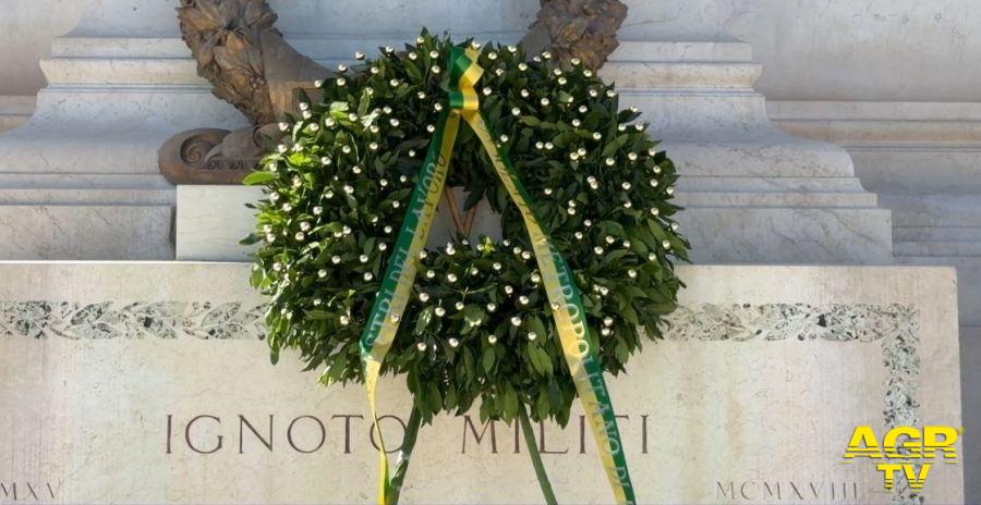 Maestri del Lavoro - Consolato Metropolitano di Roma - Corona d'alloro all'Altare della Patria - Foto © AGRTV di Rita Chessa Maestri del Lavoro - Consolato Metropolitano di Roma - Corona d'alloro all'Altare della Patria - Foto © AGRTV di Rita Chessa
