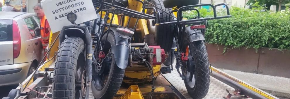 Sfrecciano a oltre 40 km/h, quattro e-bike fermate dalla Polizia Municipale di Firenze. Nel mirino anche i monopattini: 34 conducenti multati