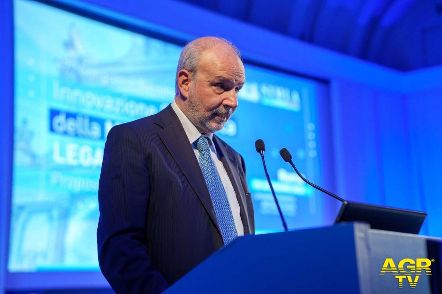 L'intervento del Ministro_della_Salute_Orazio_Schillaci foto da comunicato stampa L'intervento del Ministro_della_Salute_Orazio_Schillaci foto da comunicato stampa