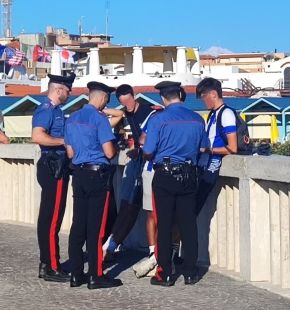 Ostia, giro di vite nel contrasto allo spaccio sul litorale, due arresti, sequestrate dosi di hashish e cocaina Ostia, giro di vite nel contrasto allo spaccio sul litorale, due arresti, sequestrate dosi di hashish e cocaina