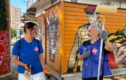Retake Roma, la rivoluzione gentile che cambia la città, volontari in azione nel week end