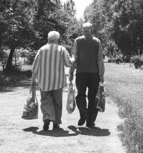 65anni, un giusto mix tra movimento, relazioni sociali e nutrizione per migliorare la qualità della vita