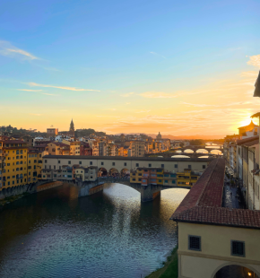 Gallerie degli Uffizi, Corridoio Vasariano aperto di sera.