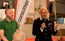 Roma, Pronto chi parla? Attenti a chi bussa! difendersi per vivere sicuri i consigli dei Carabinieri per difendersi dalle truffe