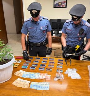 Roma, maxi operazione antidroga dei Carabinieri, fermato 15enne in bici con due kg. di hashish