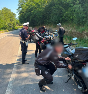 Passi sicuri Mugello, sul Passo del Muraglione 98 moto e 6 vetture controllate con 12 violazioni
