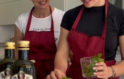 Miss Italia cucina in famiglia concorso di bellezza tra i fornelli, assieme a mamme e nonne