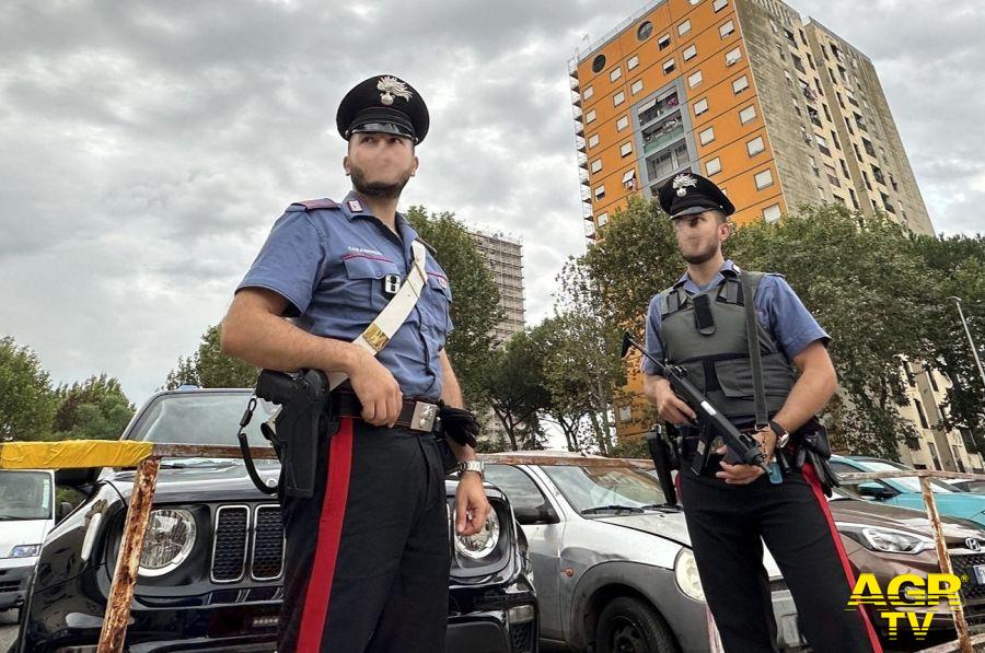 Carabinieri controlli a Tor Bella Monaca Carabinieri controlli a Tor Bella Monaca