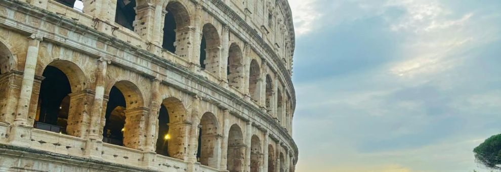 Roma, fuochi artificiali al Colosseo, un arresto ed una denuncia Roma, fuochi artificiali al Colosseo, un arresto ed una denuncia