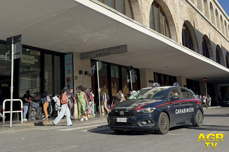 Carabinieri Centro intervenuti a Termini Carabinieri Centro intervenuti a Termini