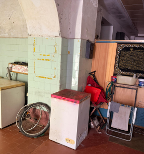 Ostia, nella Vittorio Emanuele un deposito per ambulanti, Conforzi (FdI): il comune chiarisca su utenze, sigilli e controlli