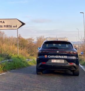 Roma Prima Porta, simulano un controllo di polizia per rapinare un 60enne, bloccati ed arrestati dai Carabinieri Roma Prima Porta, simulano un controllo di polizia per rapinare un 60enne, bloccati ed arrestati dai Carabinieri