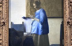 Una Donna in blu che legge una lettera di Joannes Vermeer, un dipinto visibile fino all'11 ottobre a Palazzo Barberini