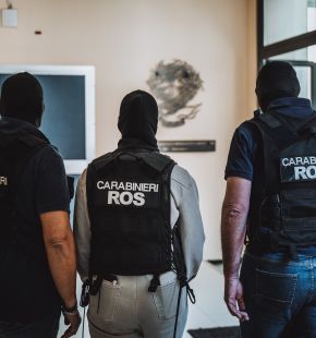 Roma, esegite dai ROS due misure cautelari per spionaggio ed accesso abusivo al sistema informatico Roma, esegite dai ROS due misure cautelari per spionaggio ed accesso abusivo al sistema informatico
