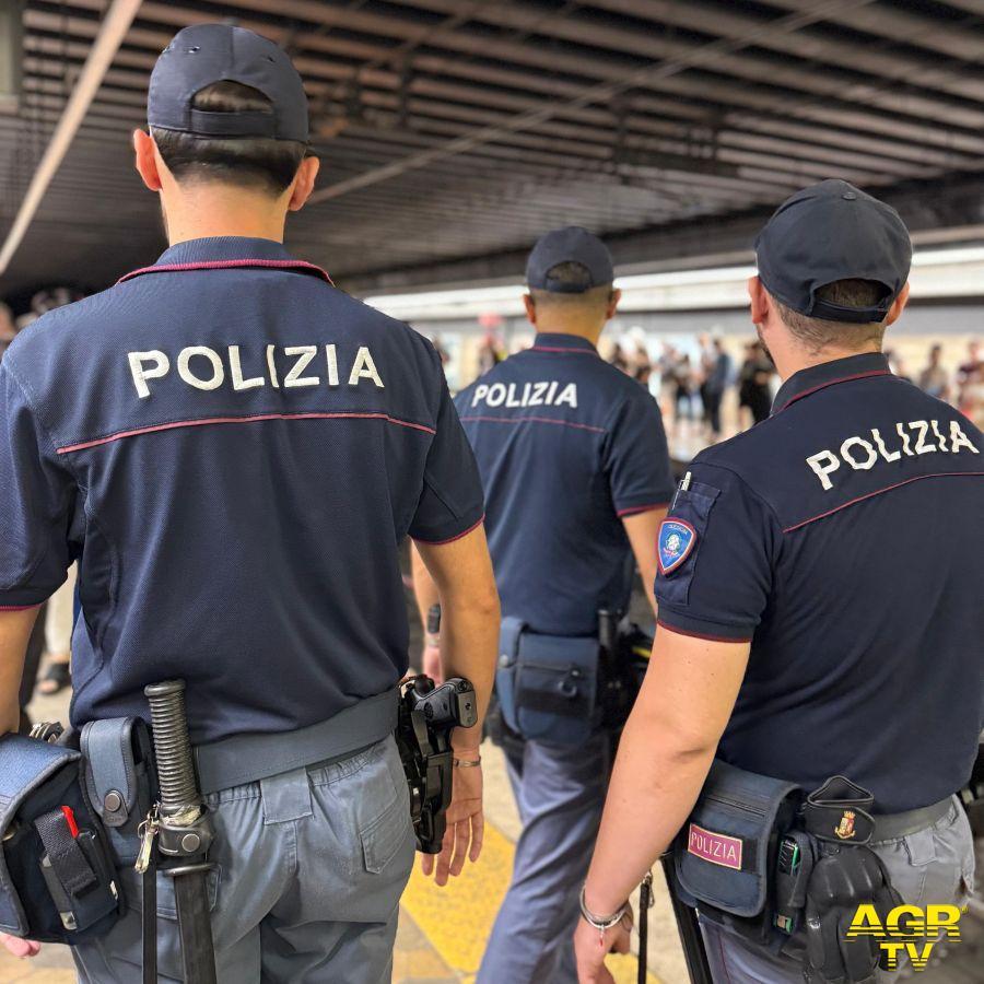 Polizia gli agenti Polmetro in azione Polizia gli agenti Polmetro in azione