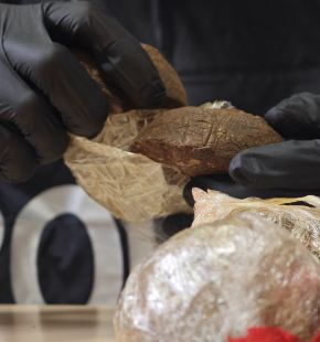 Roma Tor Bella Monaca, fermati due corrieri della droga, arrestati dopo un inseguimento sui tetti,sequestrati 51 kg. di hashish