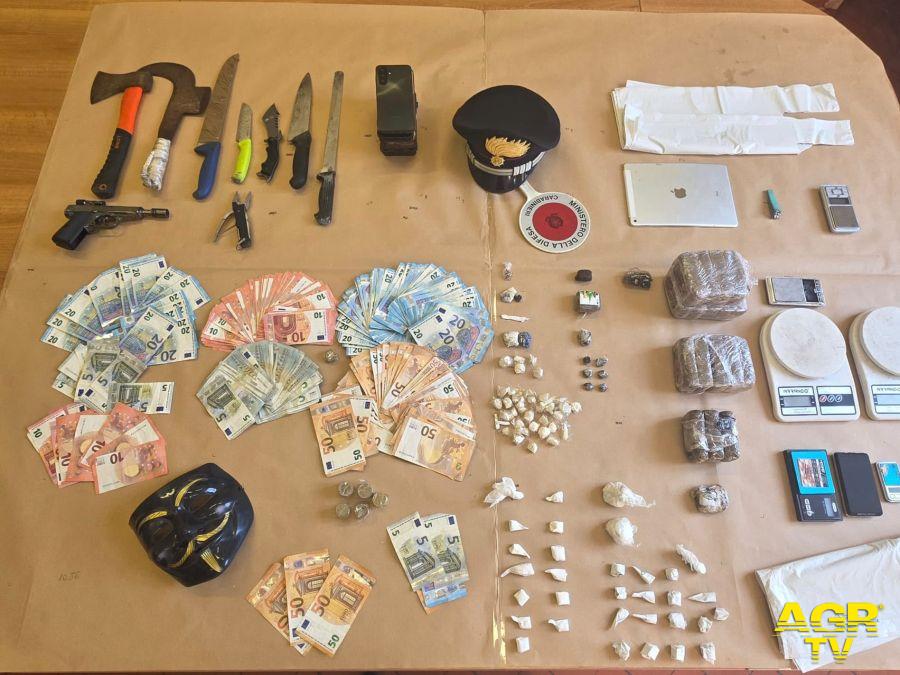 Carabinieri-Comando provinciale di Firenze Controlli e arresti dei Carabinieri in ambito del servizio straordinario alle “Cerbaie” Materiale sequestrato © Foto da comunicato stampa tratto da Met Carabinieri-Comando provinciale di Firenze Controlli e arresti dei Carabinieri in ambito del servizio straordinario alle “Cerbaie” Materiale sequestrato © Foto da comunicato stampa tratto da Met