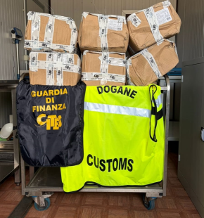Porto di Livorno: ADM e GdF sequestrano verdesca e caviale privi della necessaria certificazione CITES Porto di Livorno: ADM e GdF sequestrano verdesca e caviale privi della necessaria certificazione CITES
