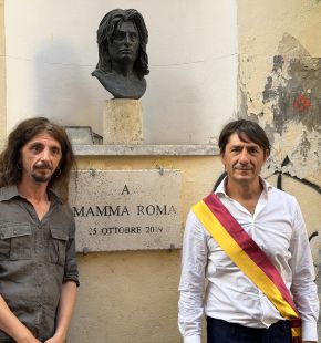 Anna Magnani torna a Trastevere: ricollocato il monumento di Gianluca Bagliani, simbolo della memoria di Roma Anna Magnani torna a Trastevere: ricollocato il monumento di Gianluca Bagliani, simbolo della memoria di Roma