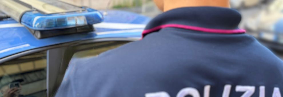 Roma Quarticciolo, ruba un cellulare e chiede soldi per la restituzione, individuati i depositi nascosti dei pusher Roma Quarticciolo, ruba un cellulare e chiede soldi per la restituzione, individuati i depositi nascosti dei pusher