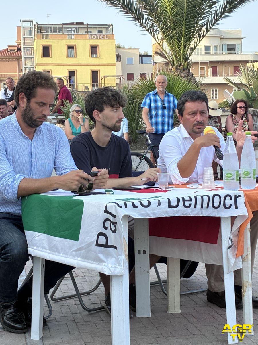 Spiagge e Parco del Mare: a confronto Amministrazione e cittadini Spiagge e Parco del Mare: a confronto Amministrazione e cittadini