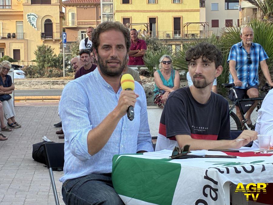Spiagge e Parco del Mare: a confronto Amministrazione e cittadini Spiagge e Parco del Mare: a confronto Amministrazione e cittadini