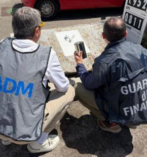 Guardia di Finanza e Agenzia delle Dogane e dei Monopoli sequestrano oltre 23 milioni di litri di gasolio non conforme Guardia di Finanza e Agenzia delle Dogane e dei Monopoli sequestrano oltre 23 milioni di litri di gasolio non conforme