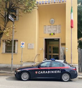 Pomezia, sfregia con l'acido il compagno, arrestata 29enne Pomezia, sfregia con l'acido il compagno, arrestata 29enne