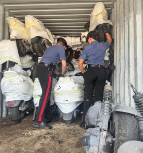 Ponte Galeria, scoperto deposito con moto e pezzi di ricambio rubati, fermate 3 persone Ponte Galeria, scoperto deposito con moto e pezzi di ricambio rubati, fermate 3 persone