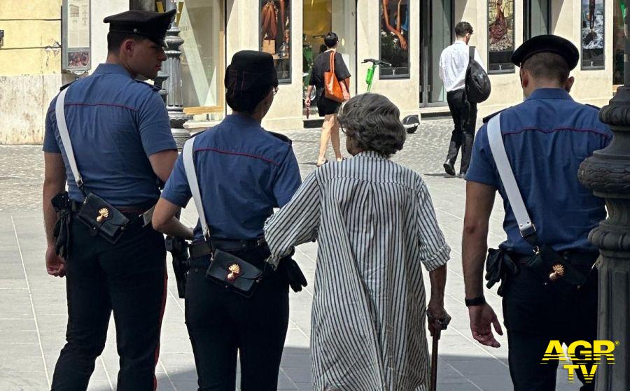 Carabinieri Trastevere intervento per arresto telefonista truffe anziani Carabinieri Trastevere intervento per arresto telefonista truffe anziani